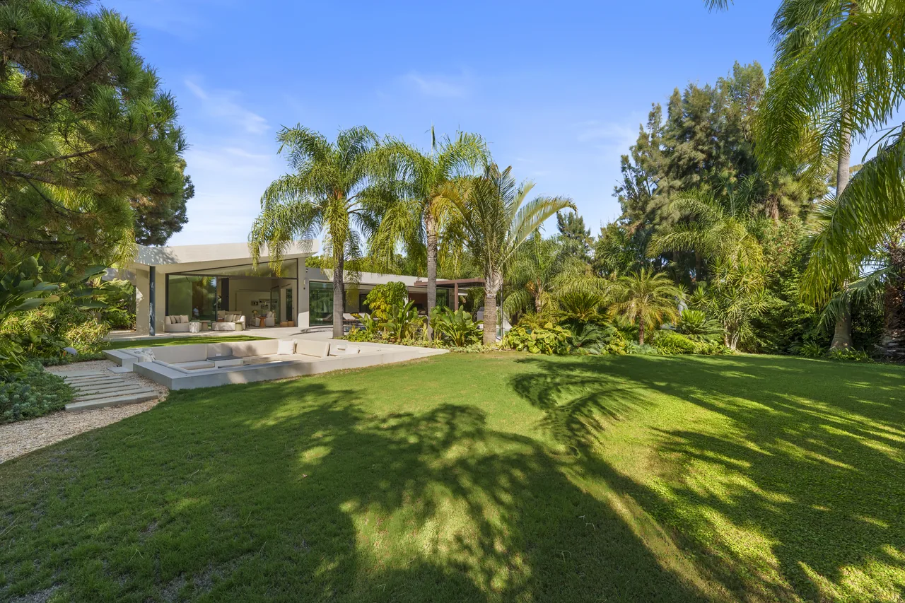 5-bedroom villa in Las Chapas with private pool and private garden — image 26