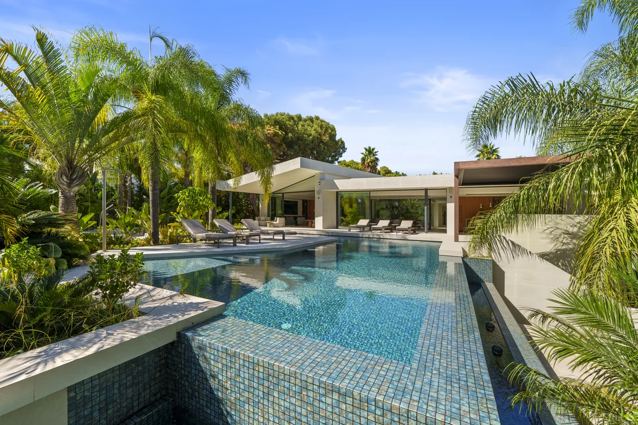 5-bedroom villa in Las Chapas with private pool and private garden — image 27