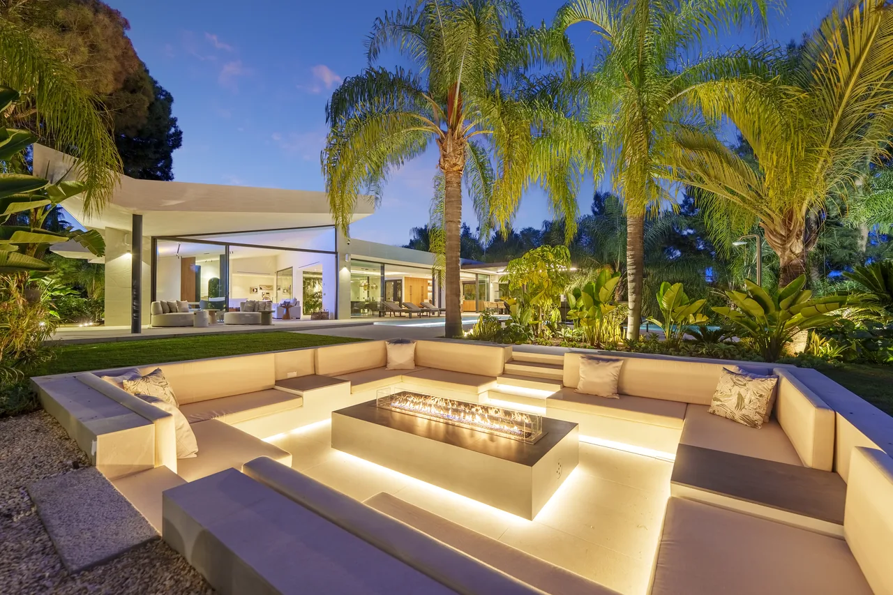 5-bedroom villa in Las Chapas with private pool and private garden — image 38