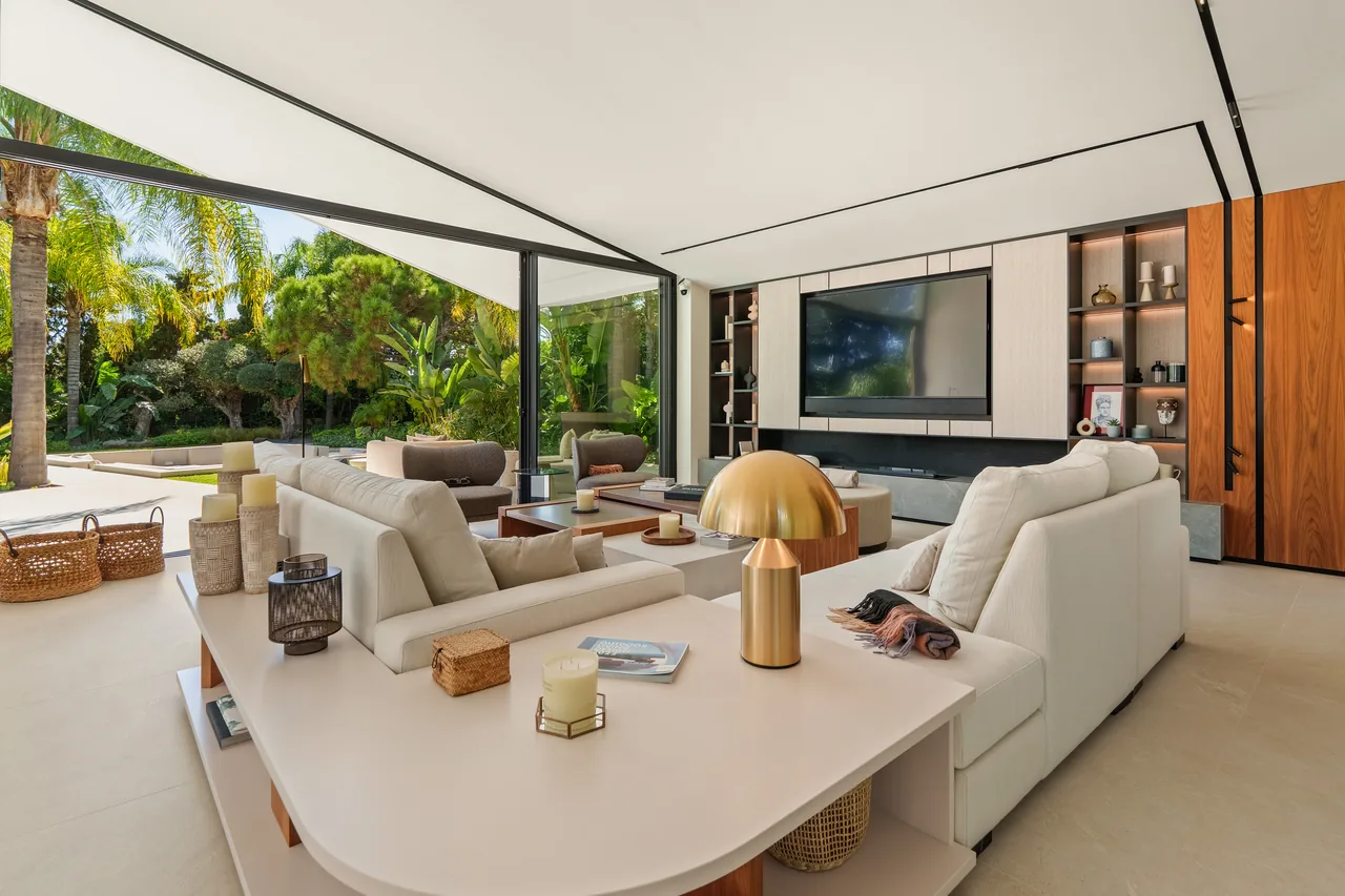 5-bedroom villa in Las Chapas with private pool and private garden — image 62