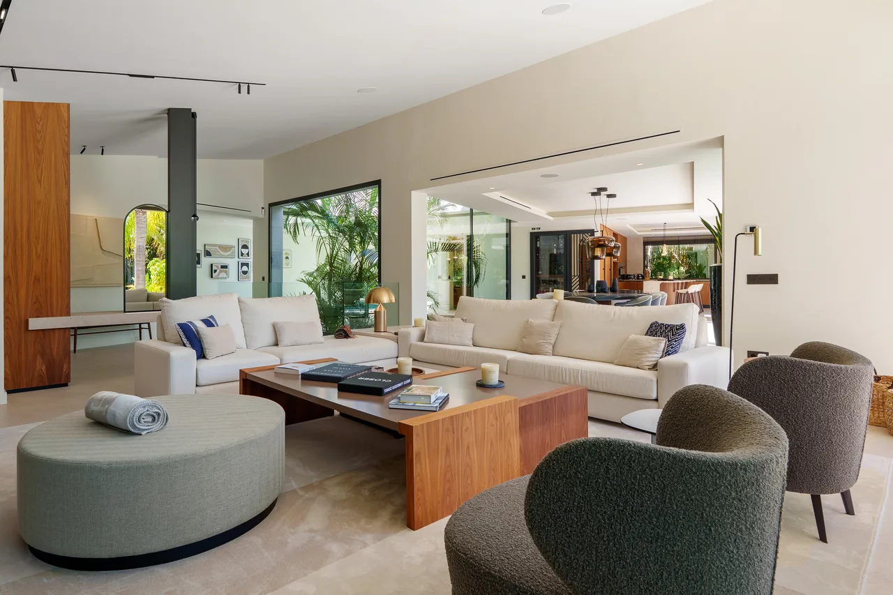5-bedroom villa in Las Chapas with private pool and private garden — image 65
