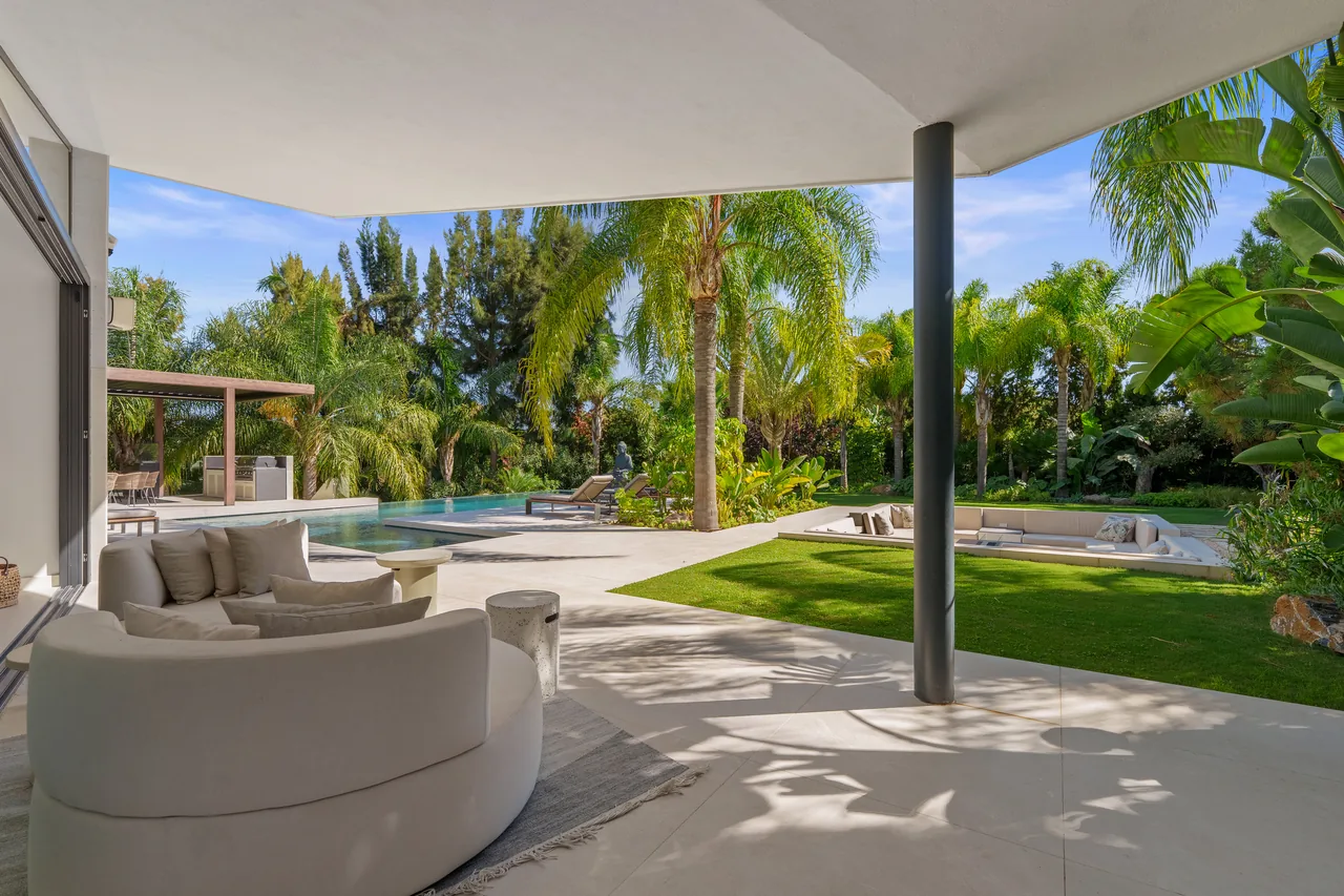 5-bedroom villa in Las Chapas with private pool and private garden — image 72