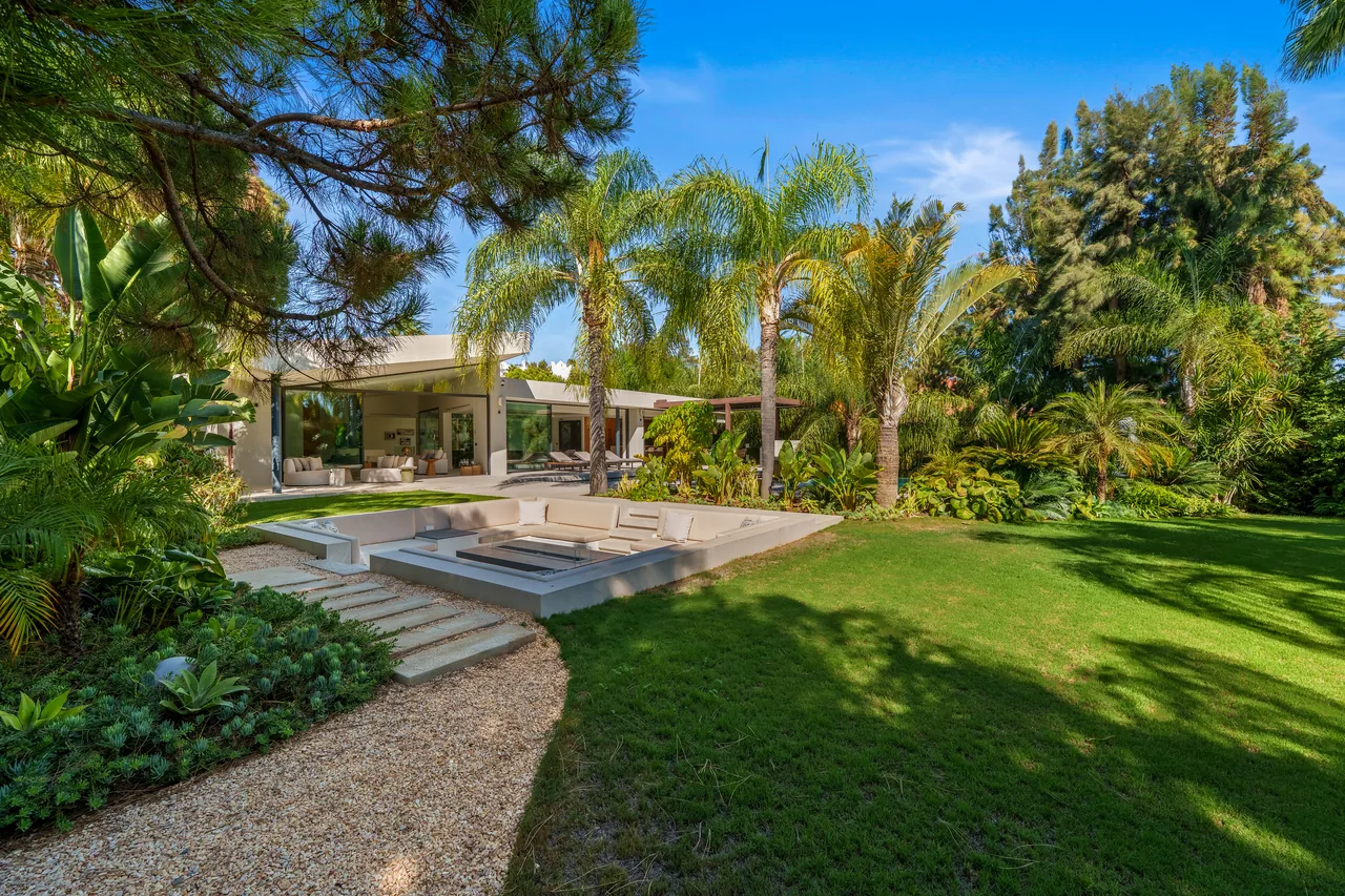 5-bedroom villa in Las Chapas with private pool and private garden — image 74