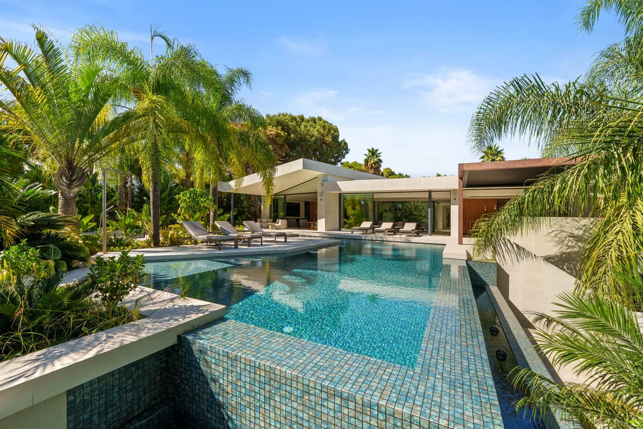 5-bedroom villa in Las Chapas with private pool and private garden — image 76