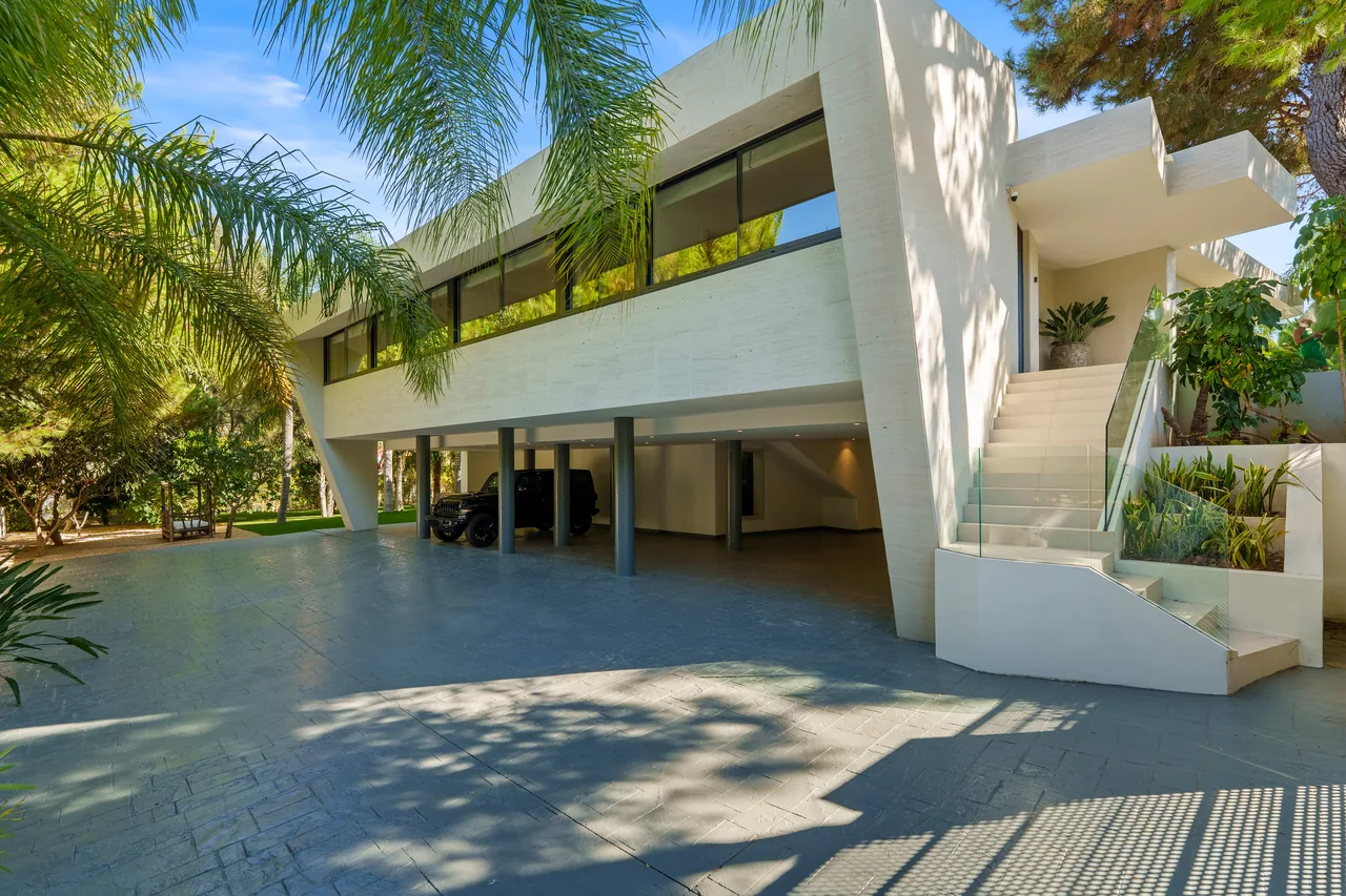5-bedroom villa in Las Chapas with private pool and private garden — image 77
