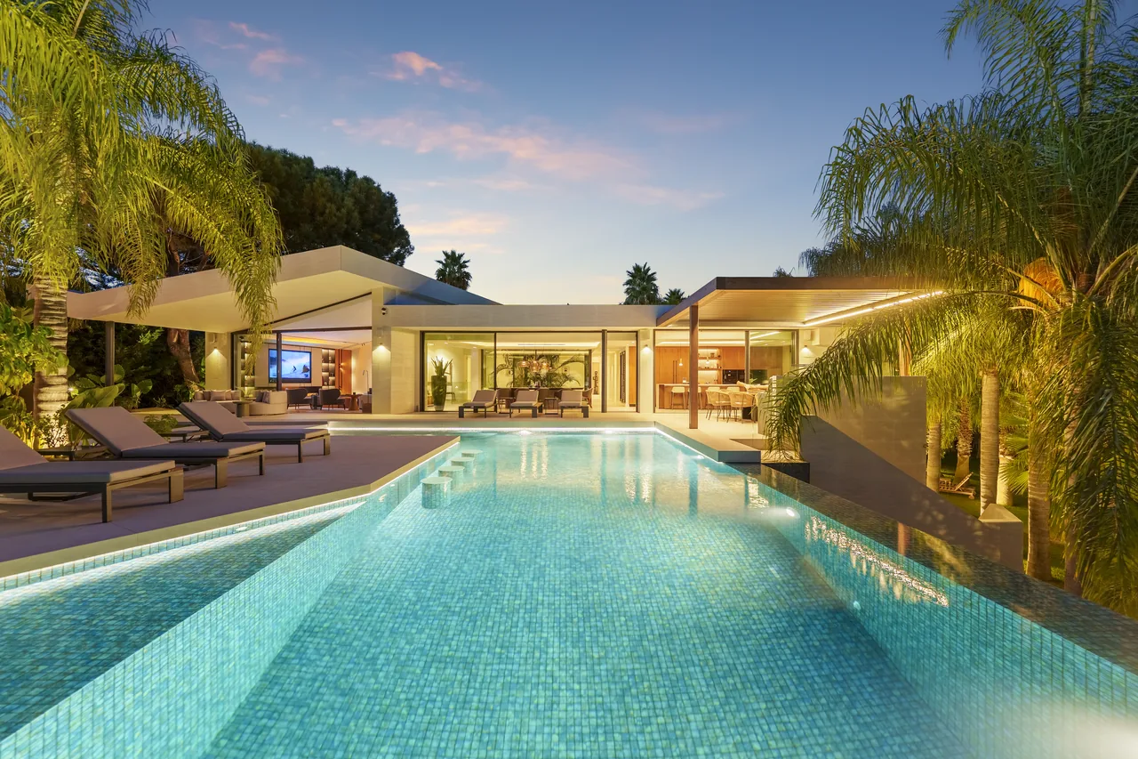 5-bedroom villa in Las Chapas with private pool and private garden