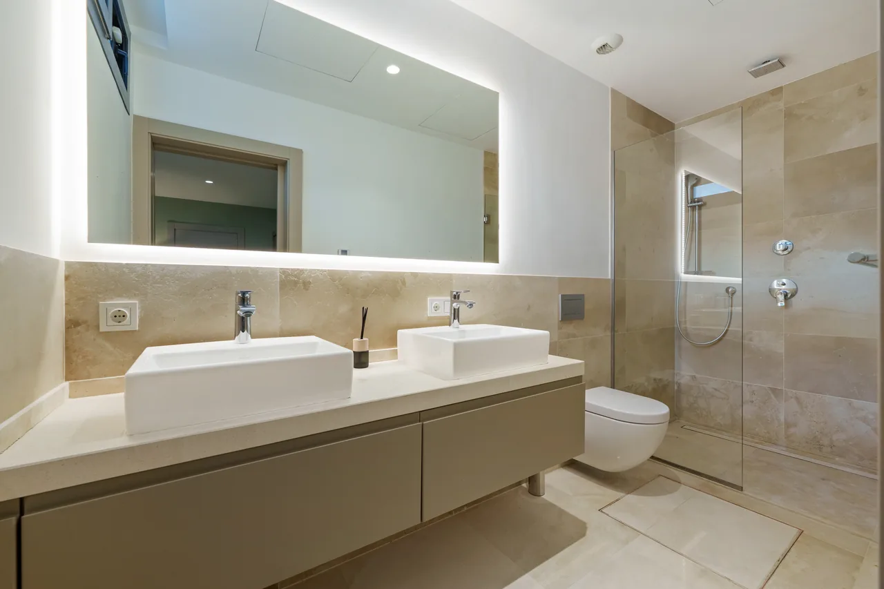 5-bedroom villa in Nueva Andalucía with golf setting and private pool — image 31