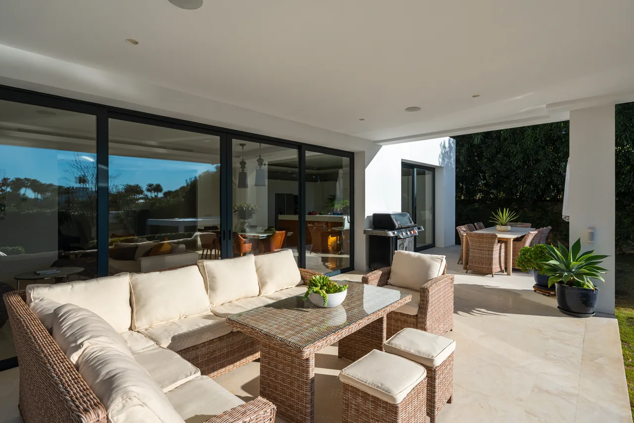 6-bedroom villa in Nueva Andalucia with private pool and private garden — image 31