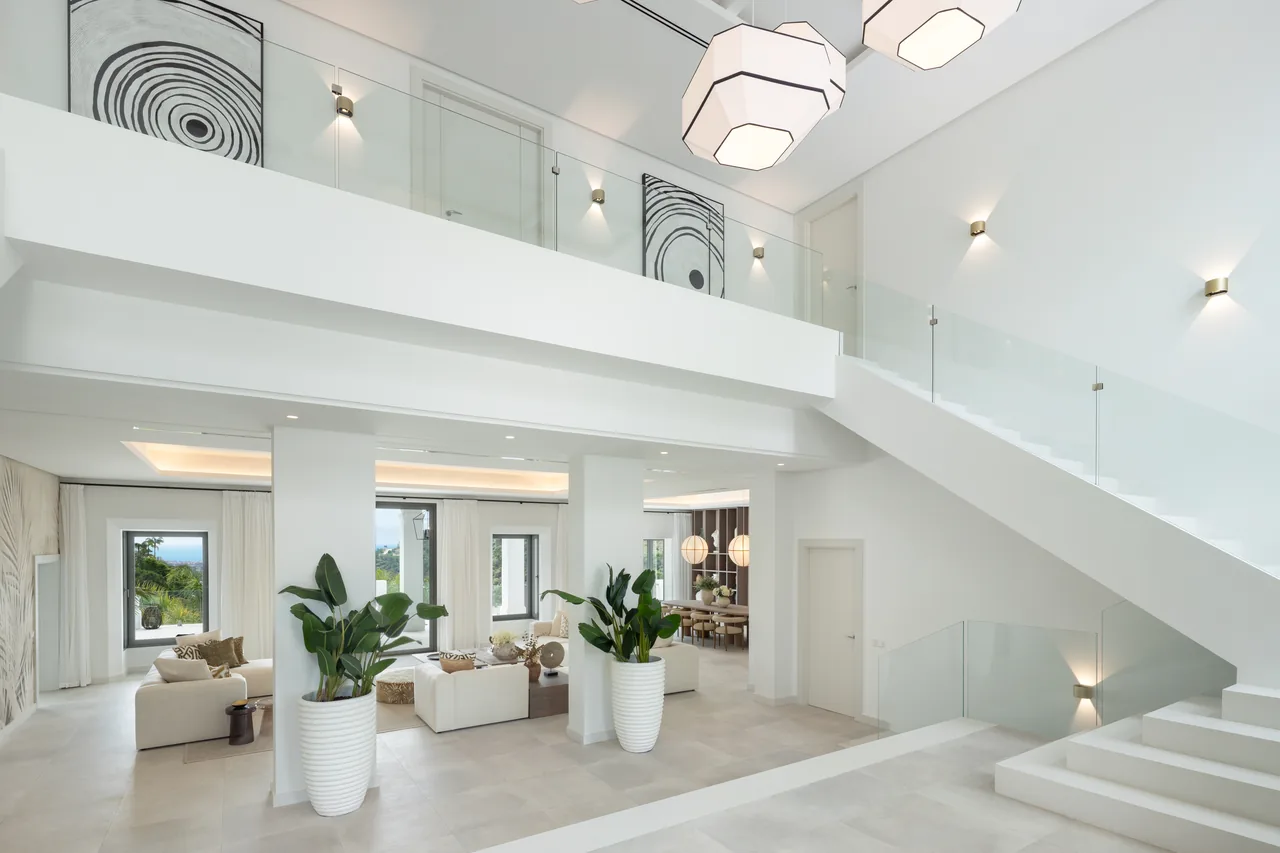 5-bedroom villa in El Madroñal with private pool and private garden — image 13