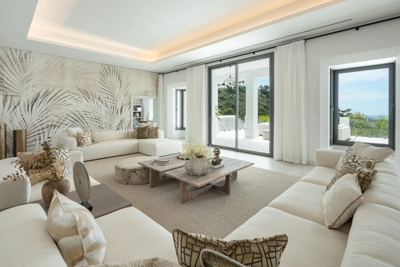 5-bedroom villa in El Madroñal with private pool and private garden — image 15