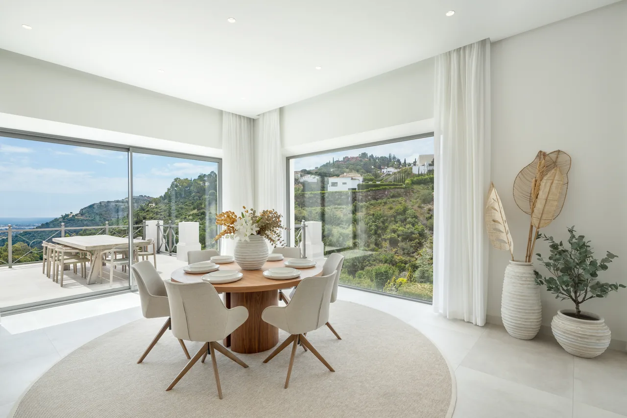 5-bedroom villa in El Madroñal with private pool and private garden — image 18