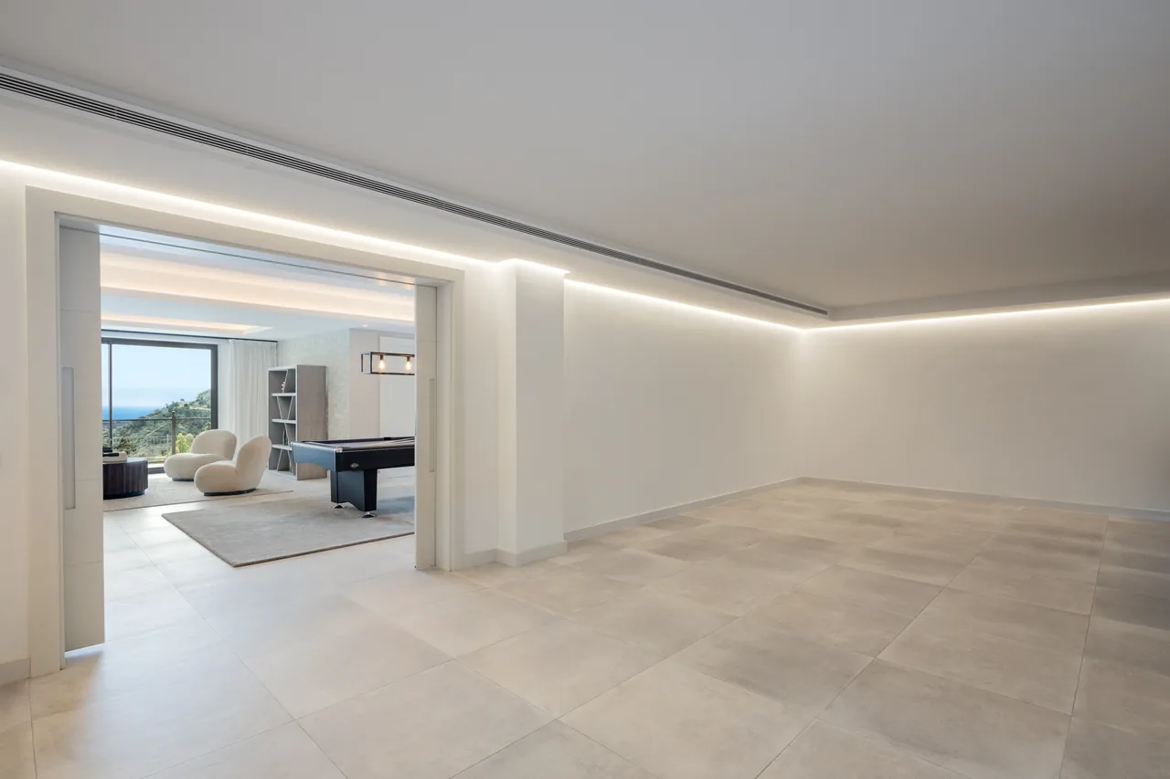 5-bedroom villa in El Madroñal with private pool and private garden — image 20