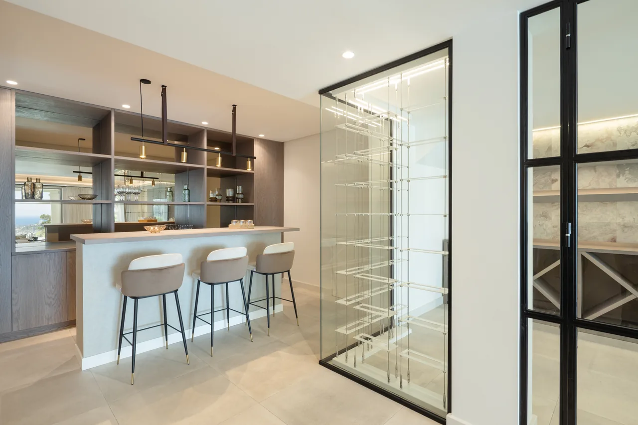 5-bedroom villa in El Madroñal with private pool and private garden — image 24