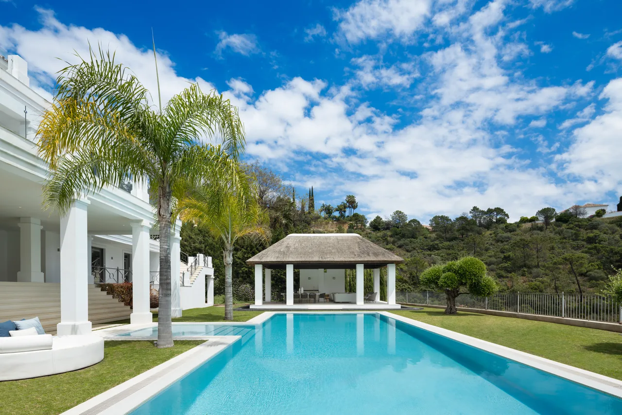 5-bedroom villa in El Madroñal with private pool and private garden — image 28