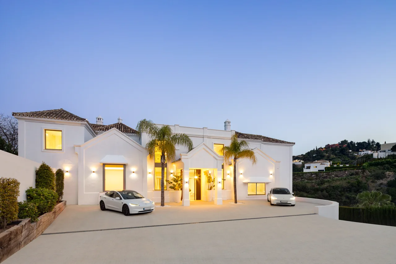 5-bedroom villa in El Madroñal with private pool and private garden — image 33