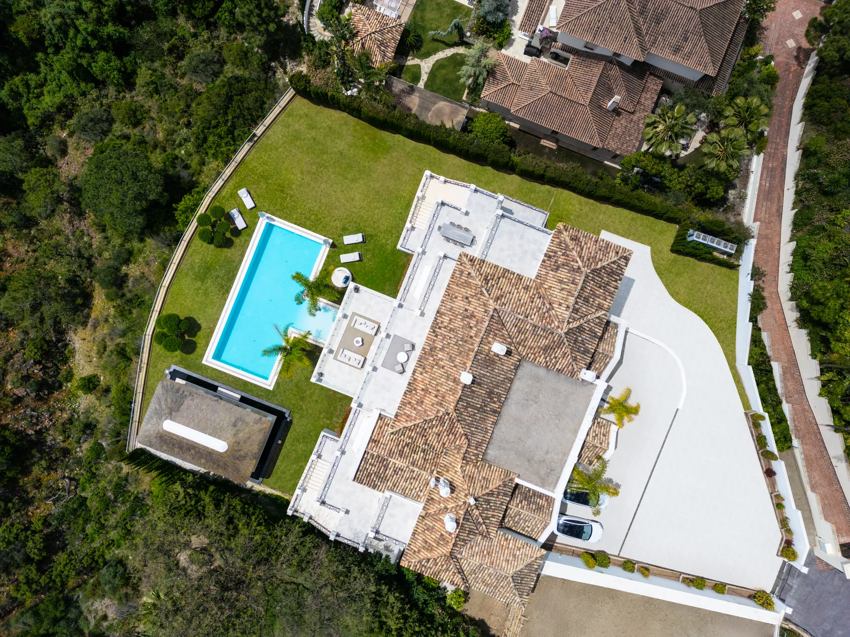5-bedroom villa in El Madroñal with private pool and private garden — image 42