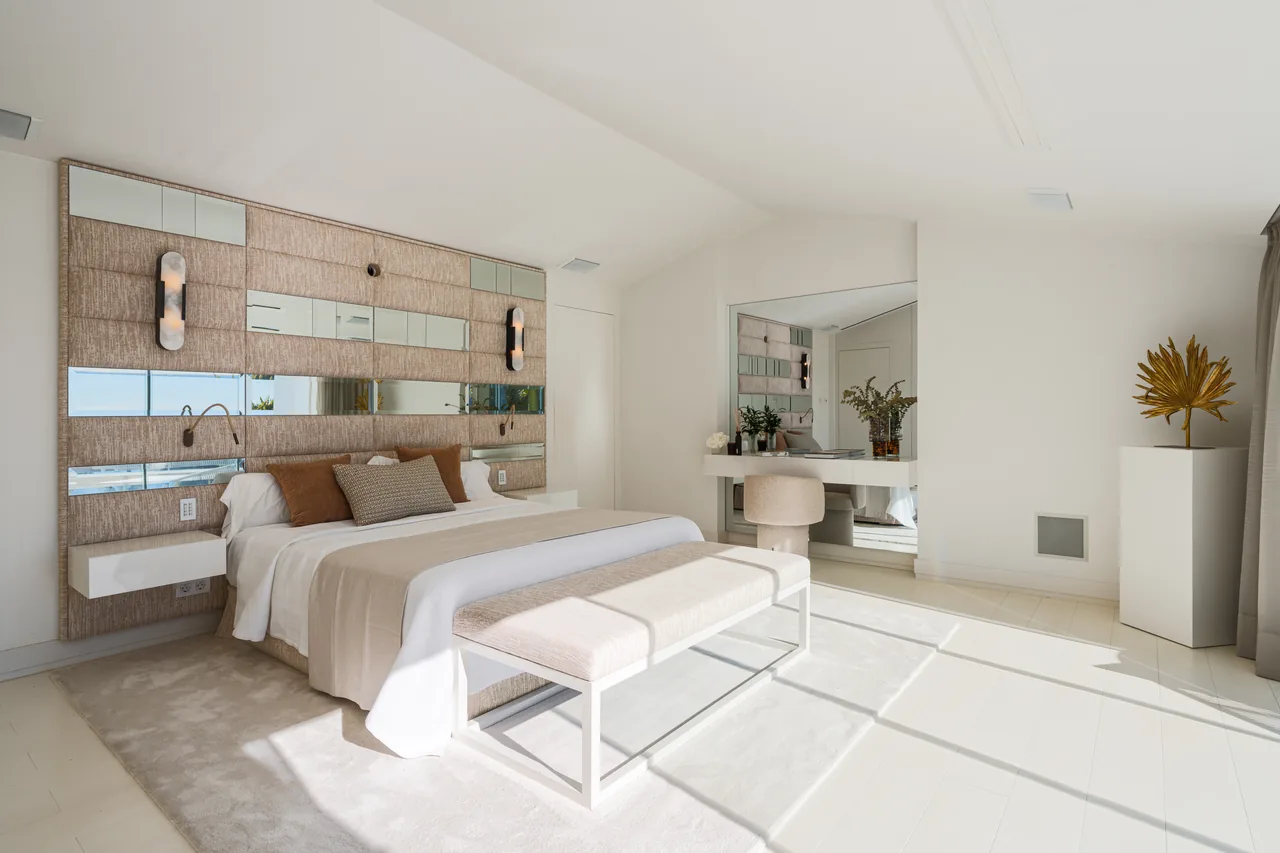 4-bedroom semi-detached villa in Puente Romano with private pool and private garden — image 9