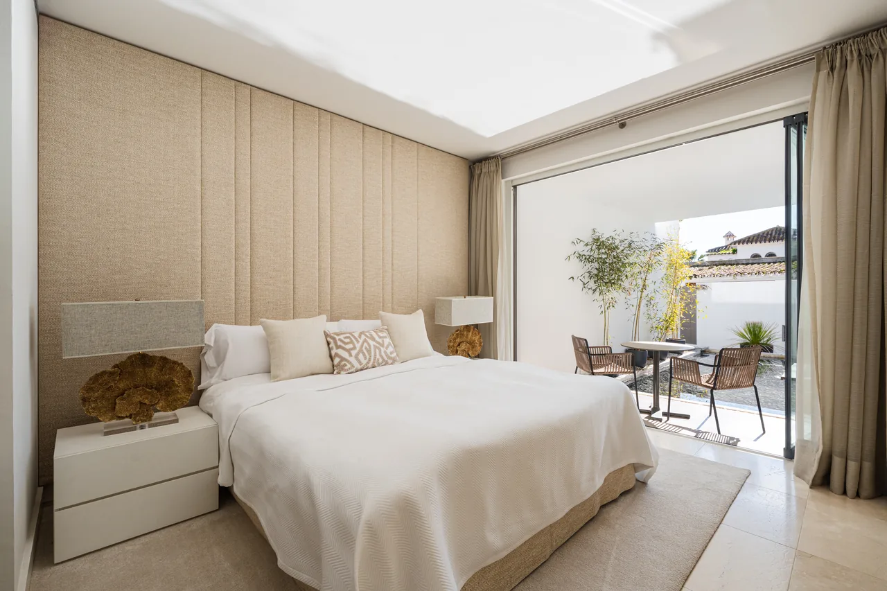 4-bedroom semi-detached villa in Puente Romano with private pool and private garden — image 16
