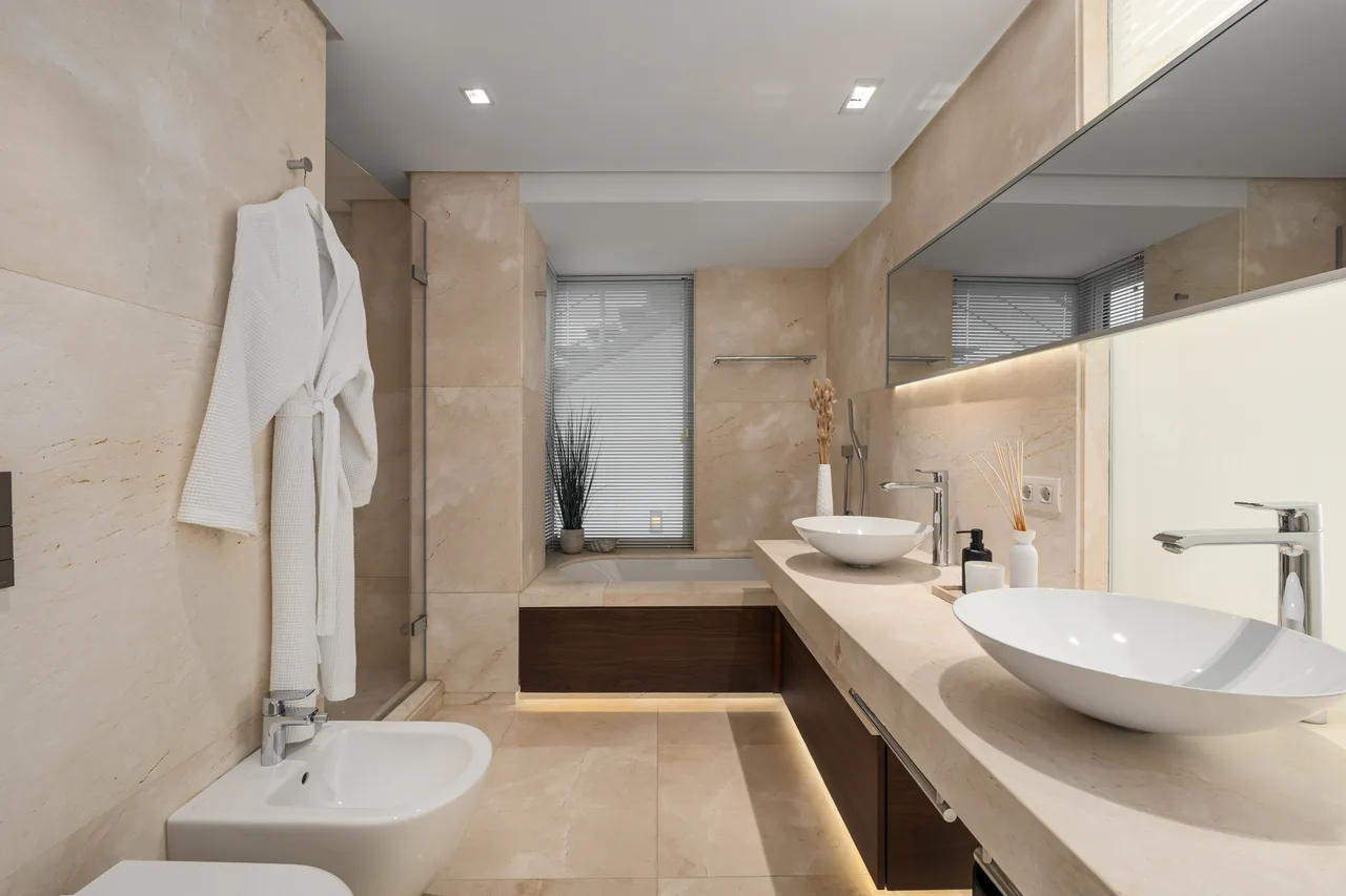 4-bedroom semi-detached villa in Puente Romano with private pool and private garden — image 17