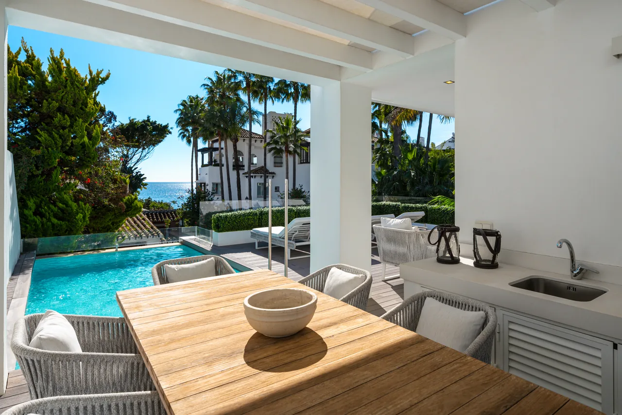 4-bedroom semi-detached villa in Puente Romano with private pool and private garden — image 22