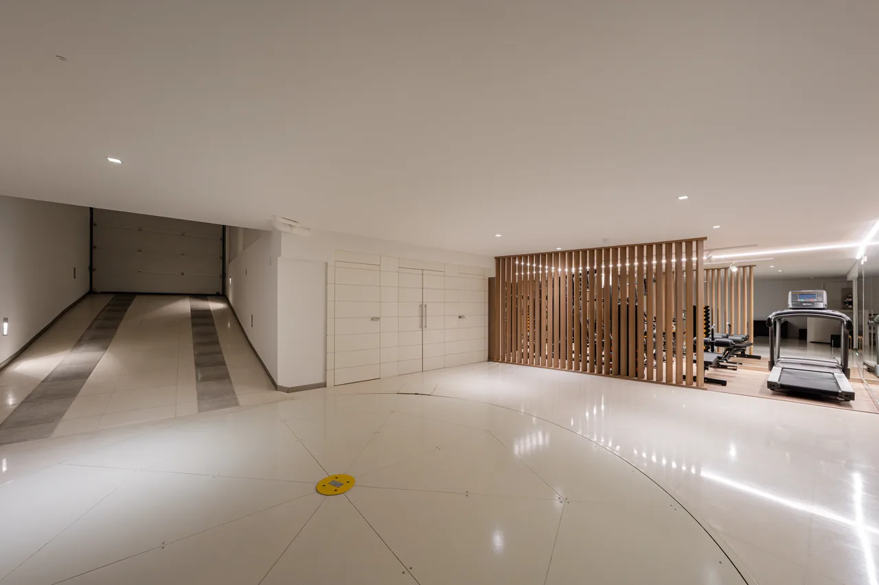 4-bedroom semi-detached villa in Puente Romano with private pool and private garden — image 27