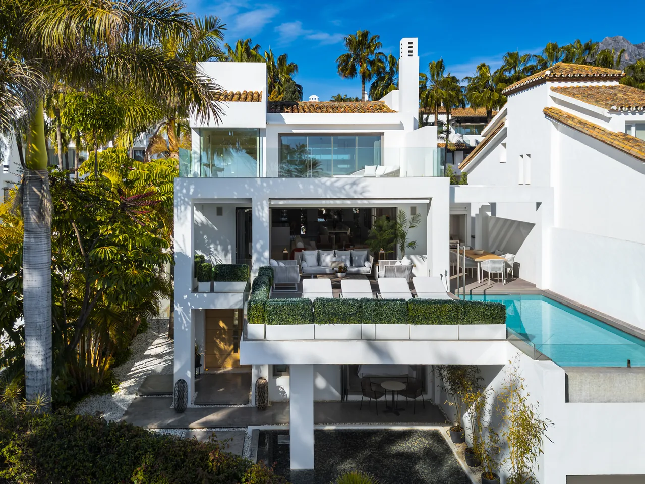 4-bedroom semi-detached villa in Puente Romano with private pool and private garden — image 29