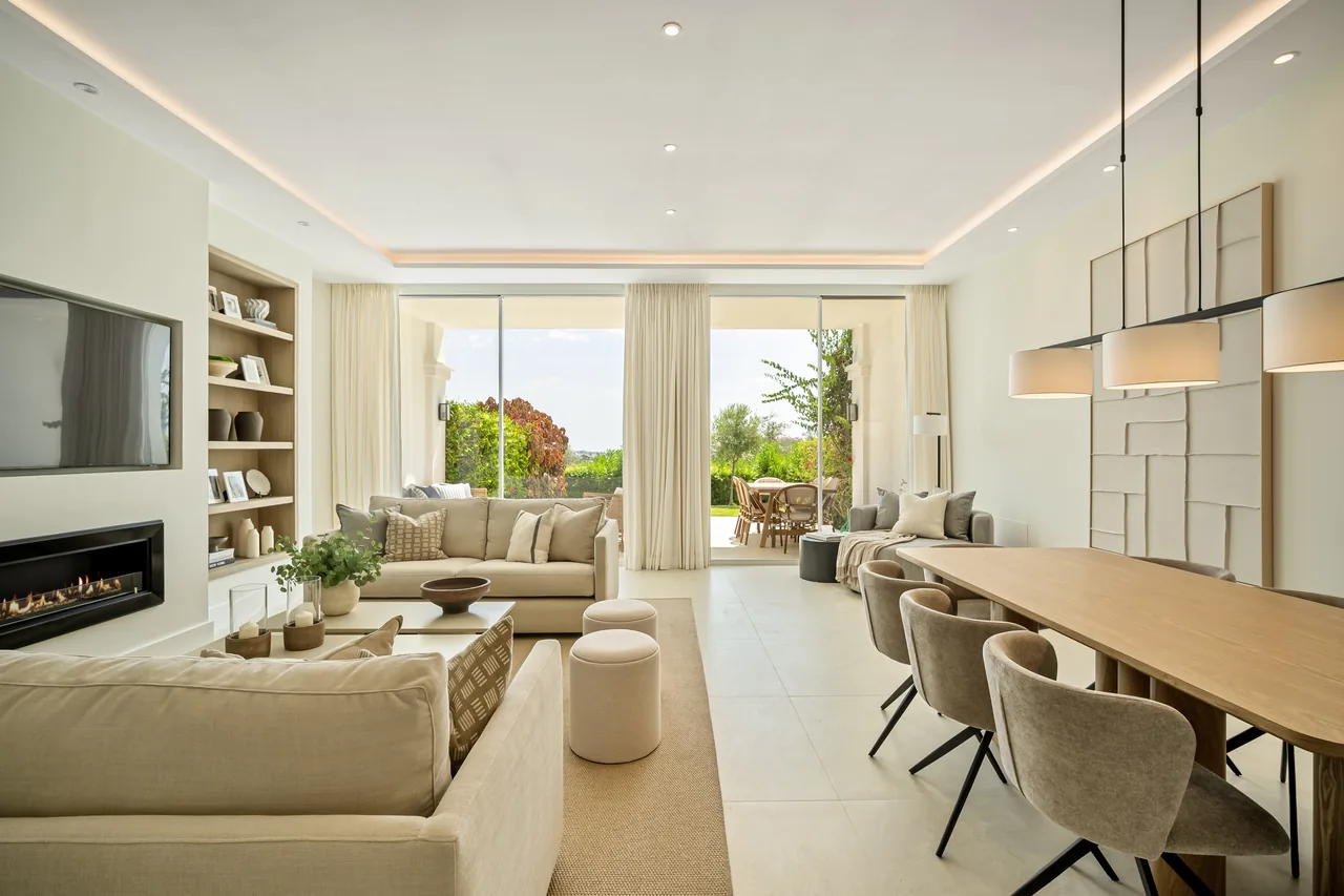 4-bedroom townhouse in La Quinta with private garden — image 3