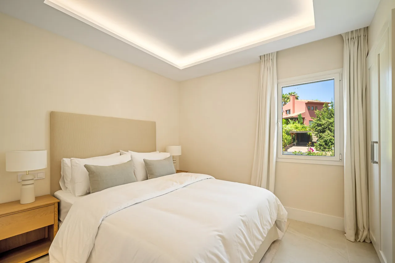4-bedroom townhouse in La Quinta with private garden — image 5