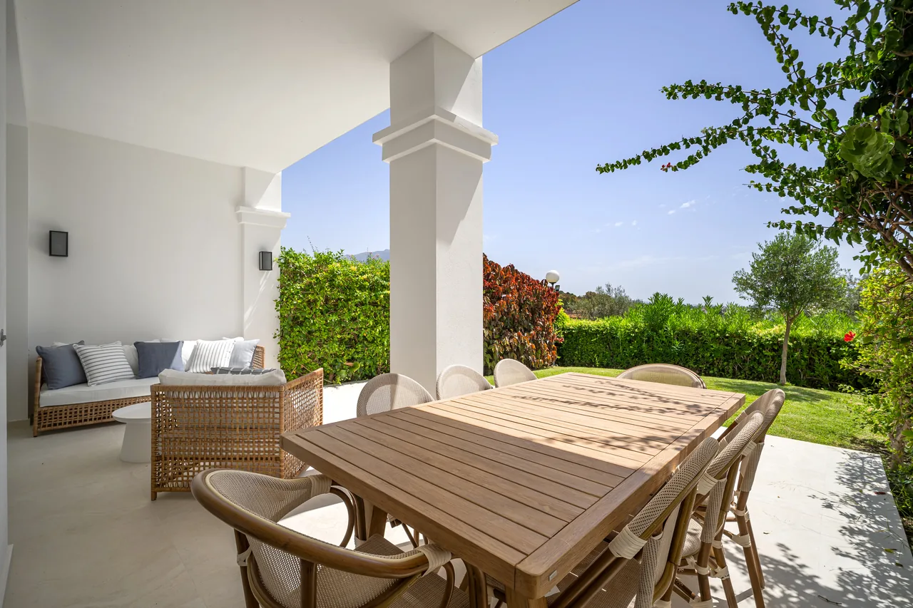 4-bedroom townhouse in La Quinta with private garden — image 11