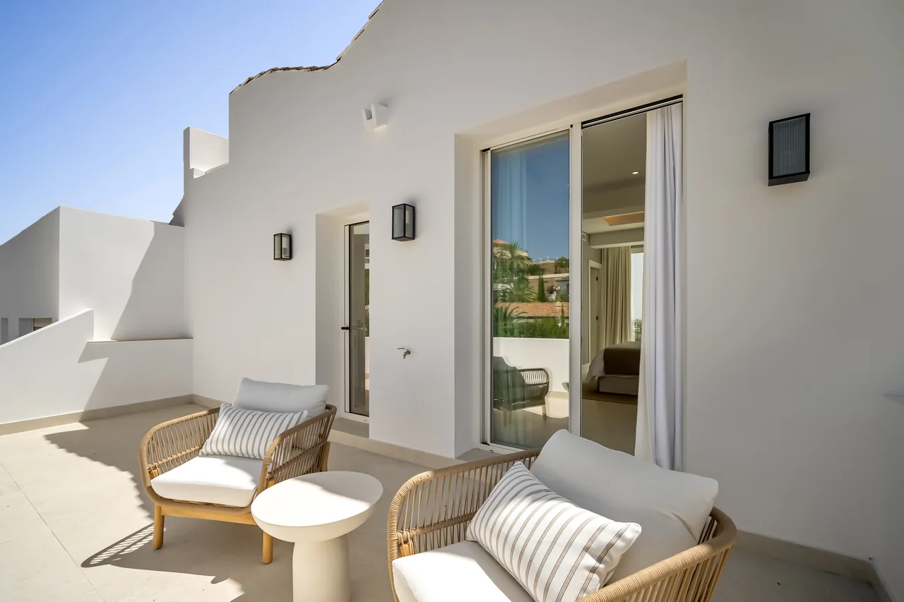 4-bedroom townhouse in La Quinta with private garden — image 24