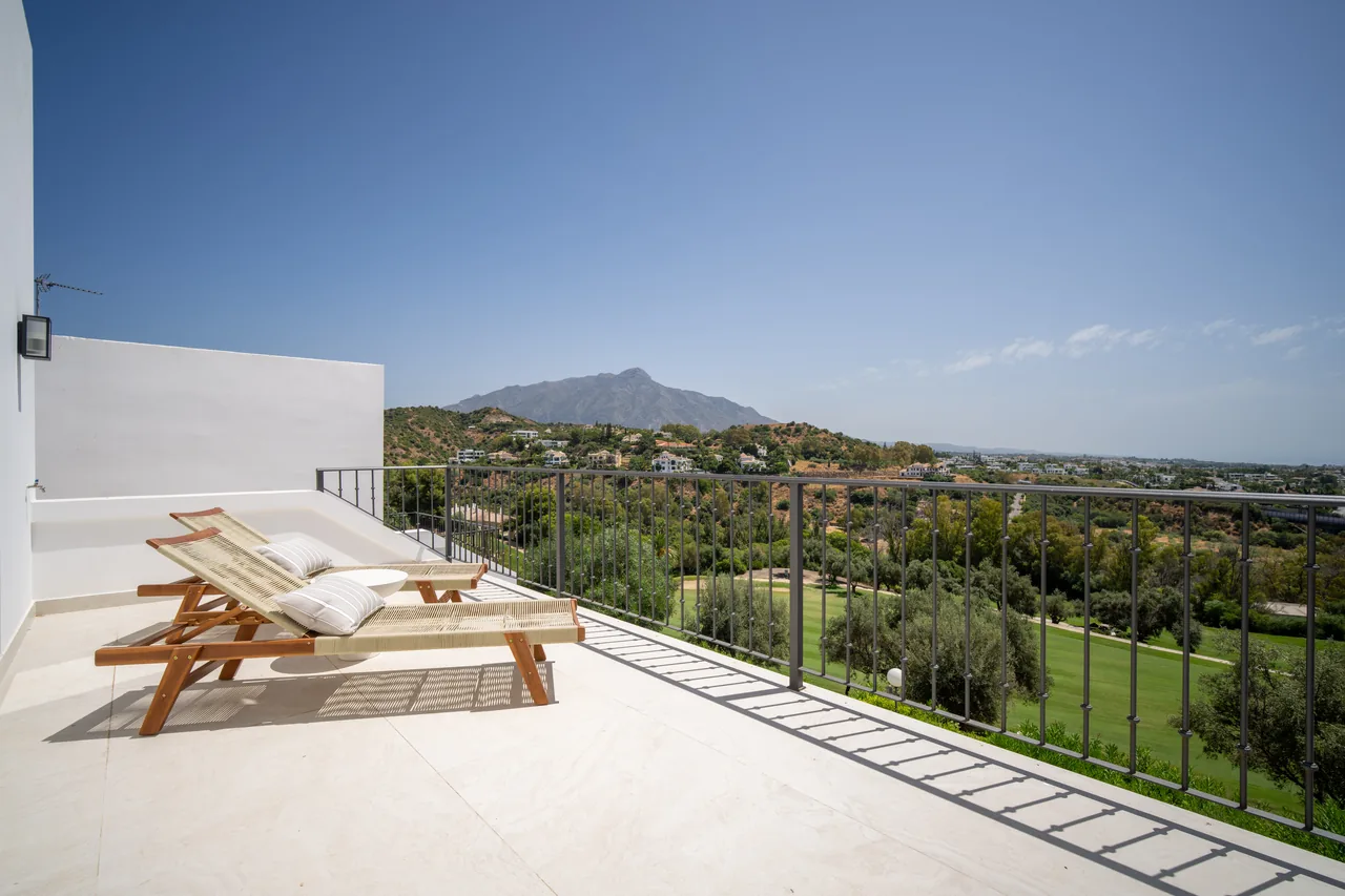 4-bedroom townhouse in La Quinta with private garden — image 27