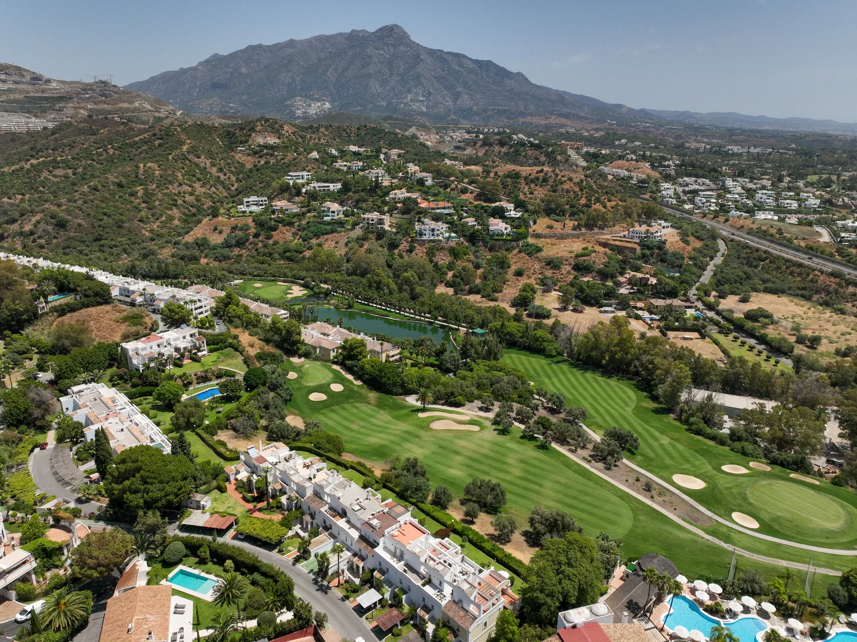 4-bedroom townhouse in La Quinta with private garden — image 37