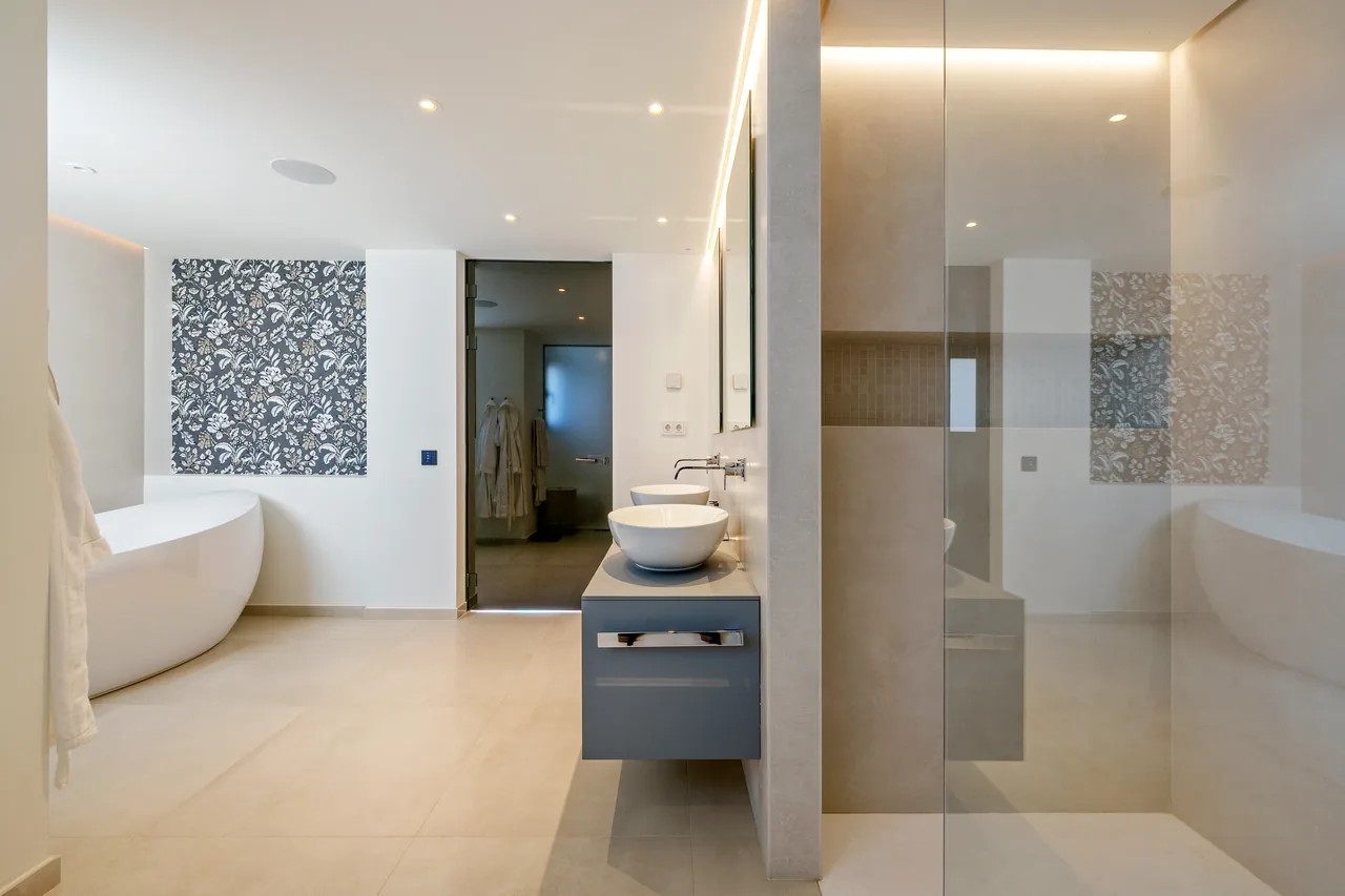 3-bedroom duplex apartment in Aloha with gated community — image 4