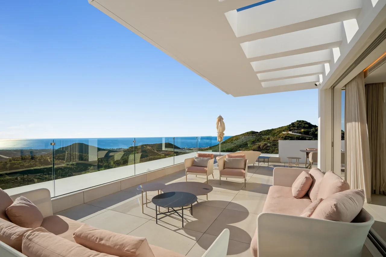 3-bedroom penthouse in Palo Alto with private pool and gated community — image 4
