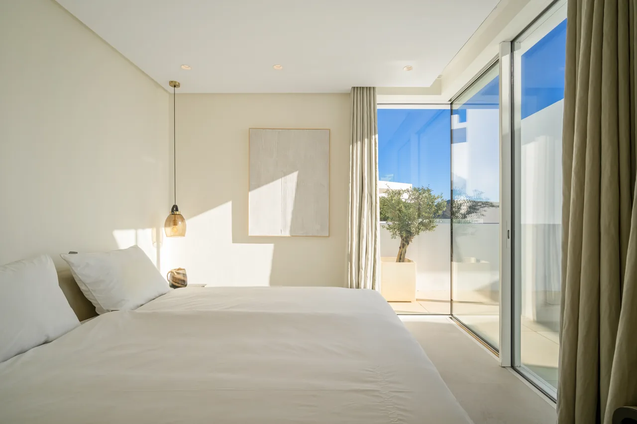 3-bedroom penthouse in Palo Alto with private pool and gated community — image 9