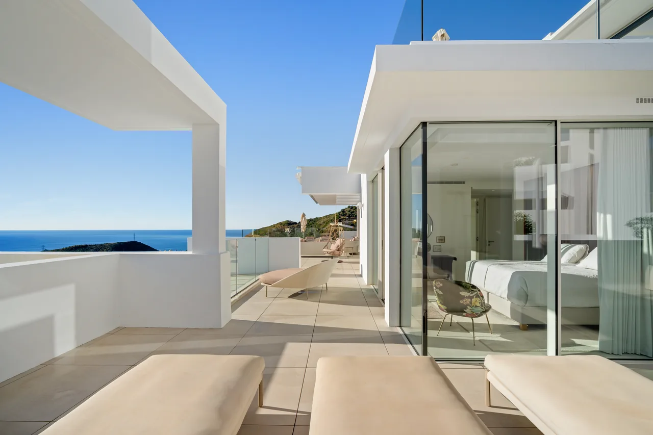 3-bedroom penthouse in Palo Alto with private pool and gated community — image 25