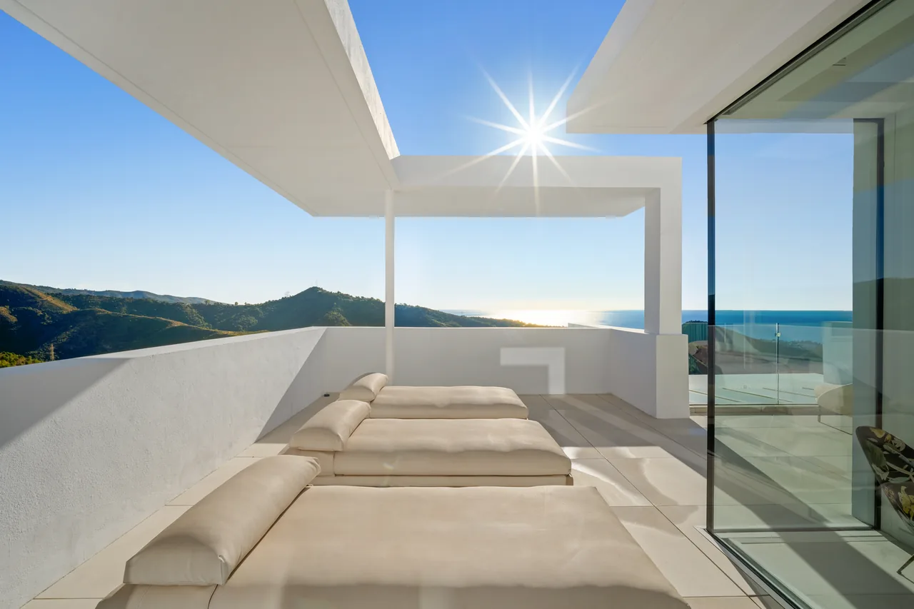 3-bedroom penthouse in Palo Alto with private pool and gated community — image 27