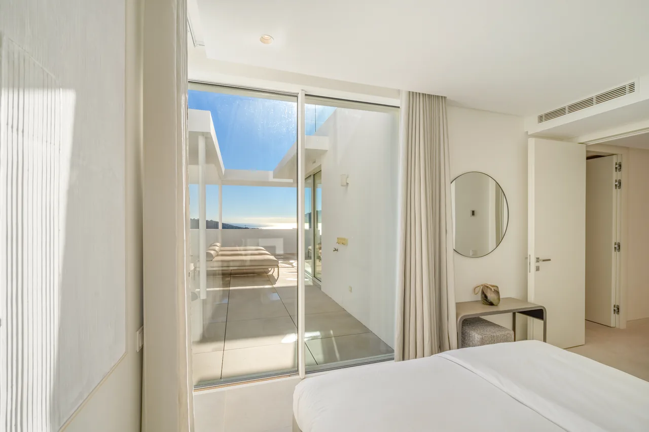 3-bedroom penthouse in Palo Alto with private pool and gated community — image 36