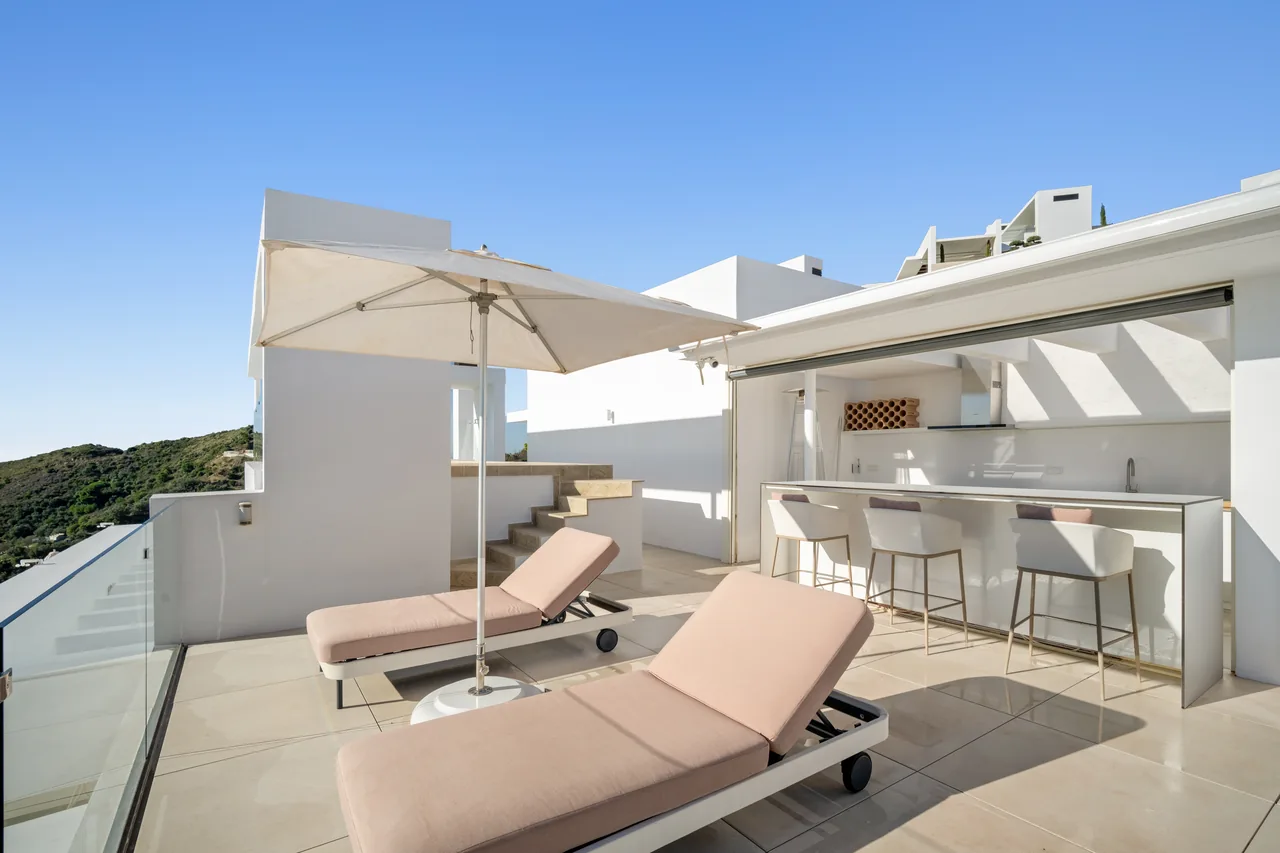 3-bedroom penthouse in Palo Alto with private pool and gated community — image 39