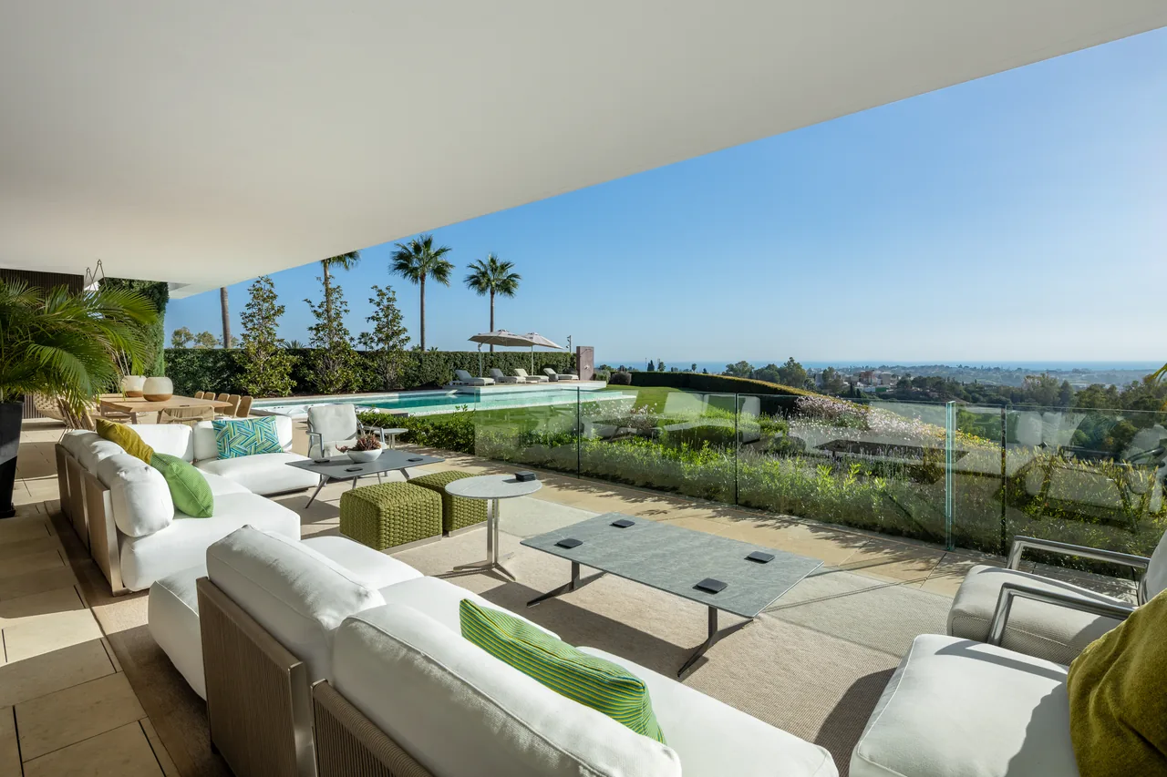 6-bedroom villa in La Quinta with private pool and private garden — image 26