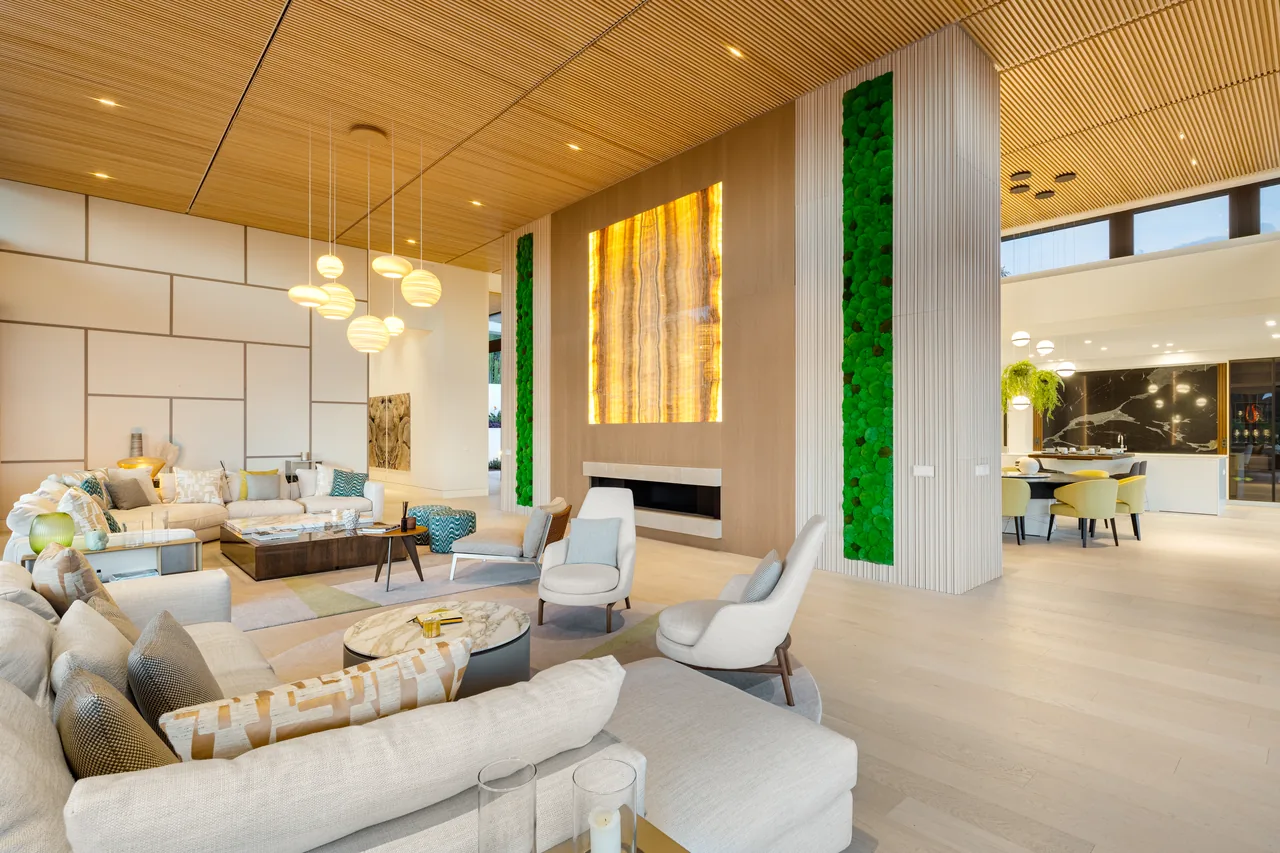 6-bedroom villa in La Quinta with private pool and private garden — image 30