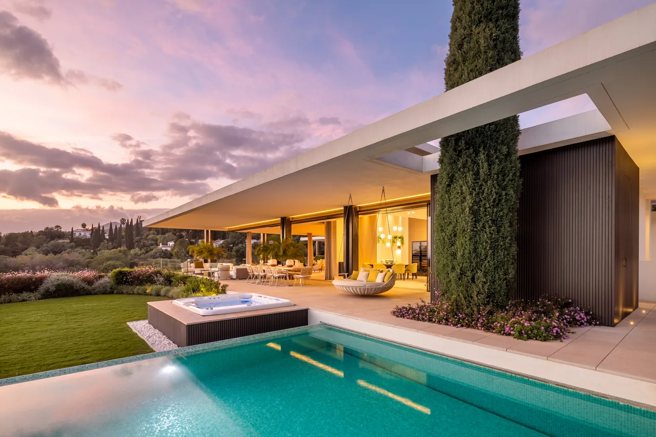 6-bedroom villa in La Quinta with private pool and private garden — image 33