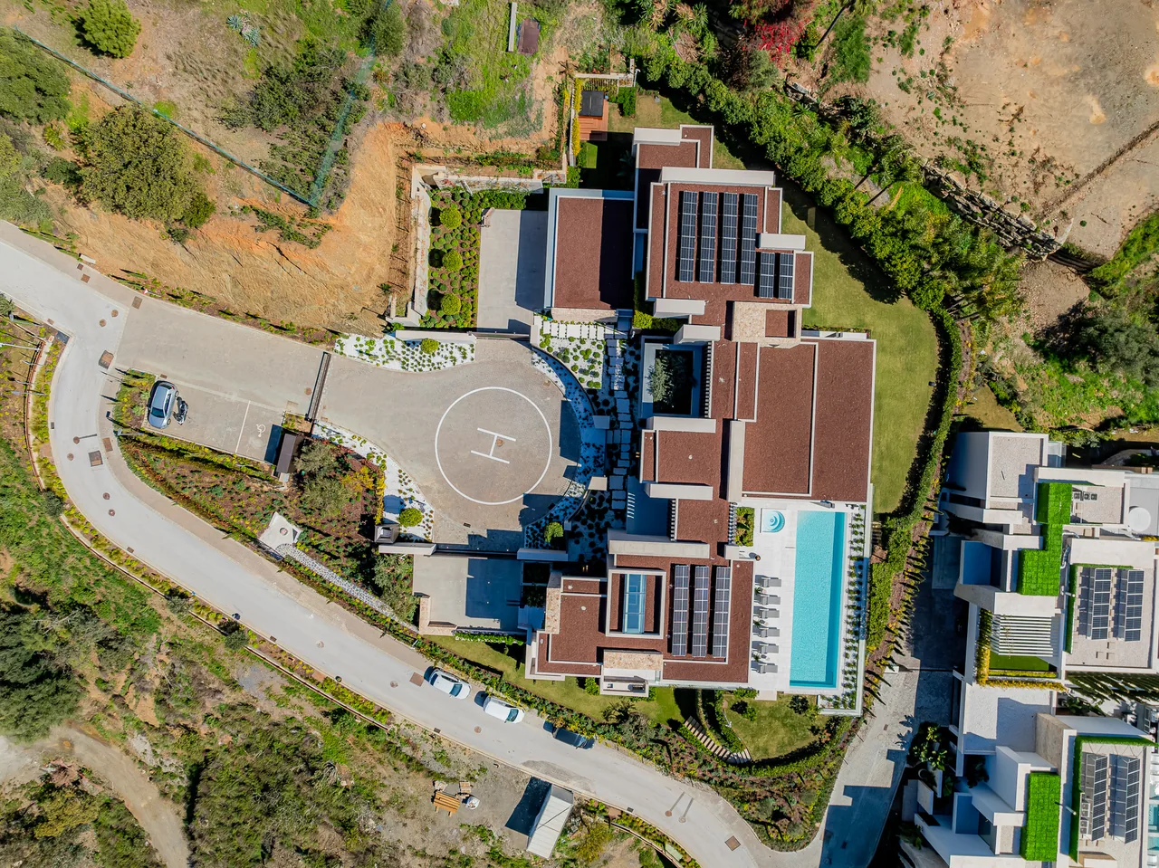 8-bedroom villa in La Quinta with private pool and private garden — image 14