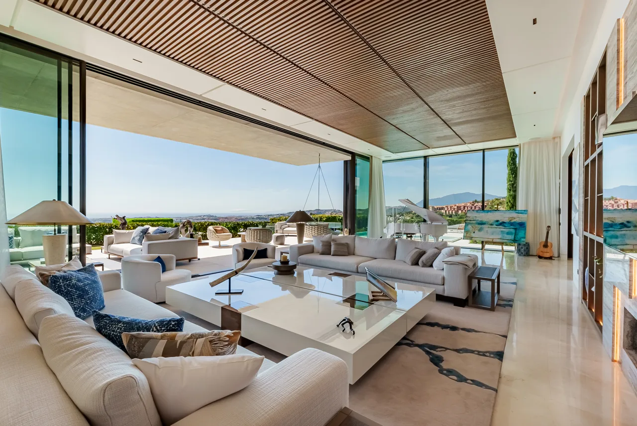 8-bedroom villa in La Quinta with private pool and private garden — image 26