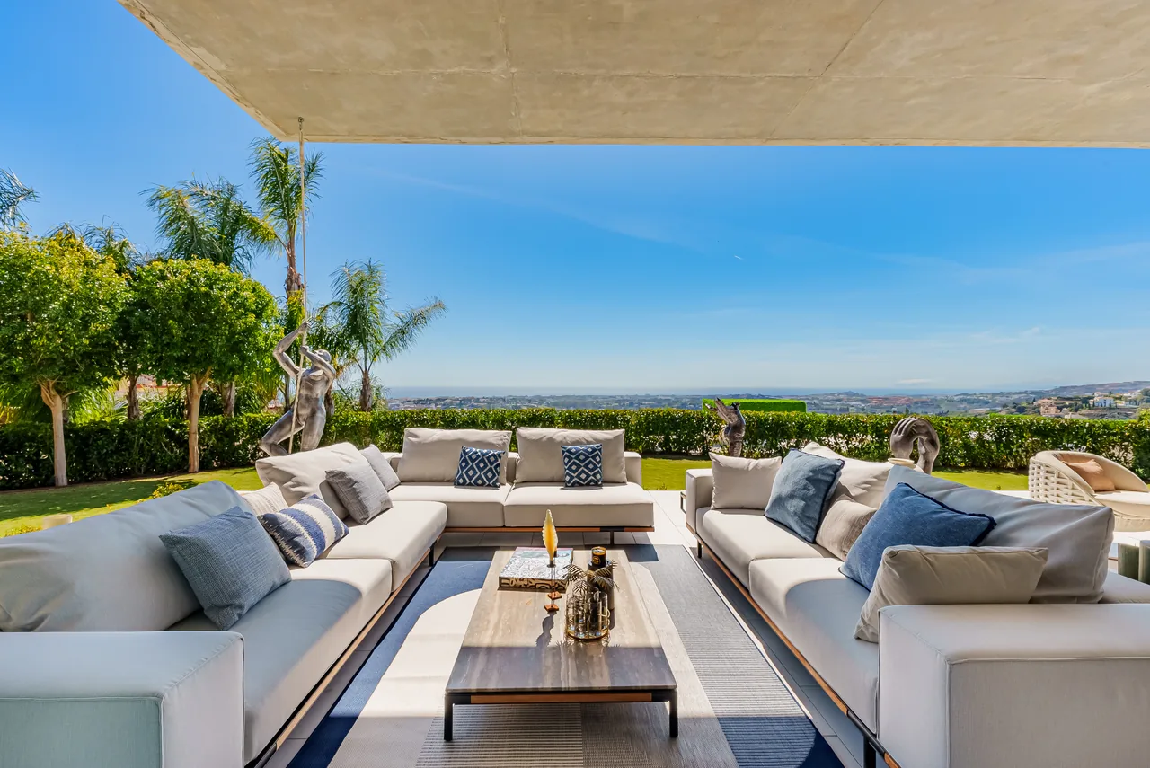 8-bedroom villa in La Quinta with private pool and private garden — image 28