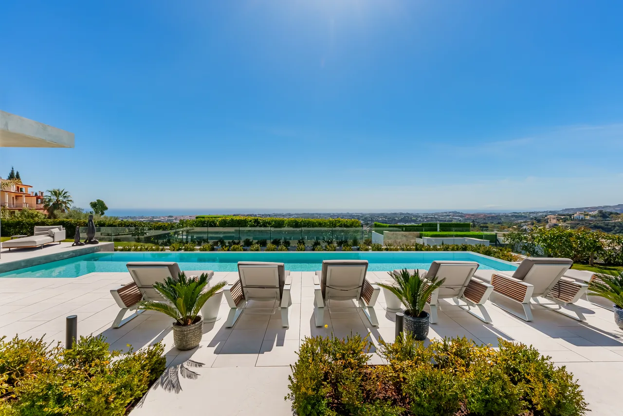 8-bedroom villa in La Quinta with private pool and private garden — image 31