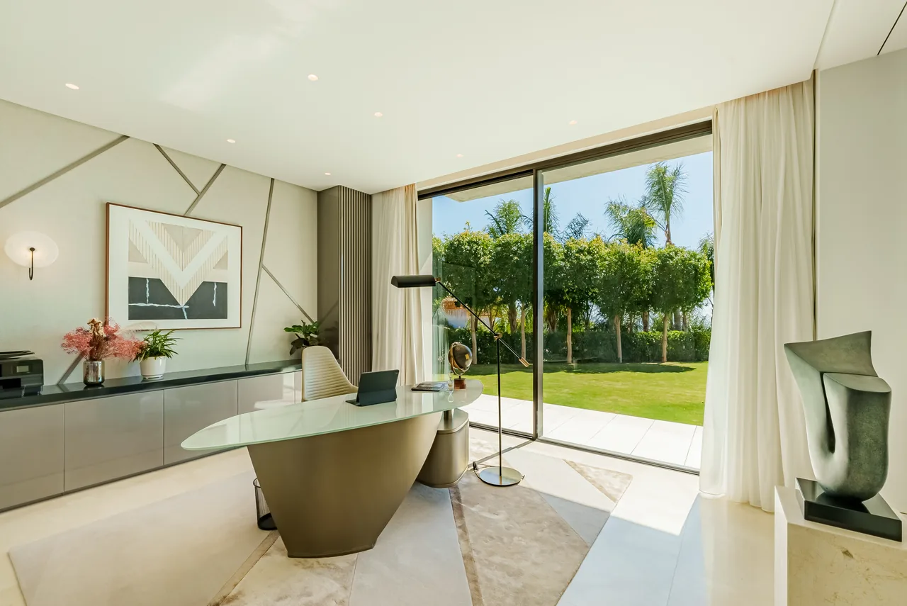 8-bedroom villa in La Quinta with private pool and private garden — image 33