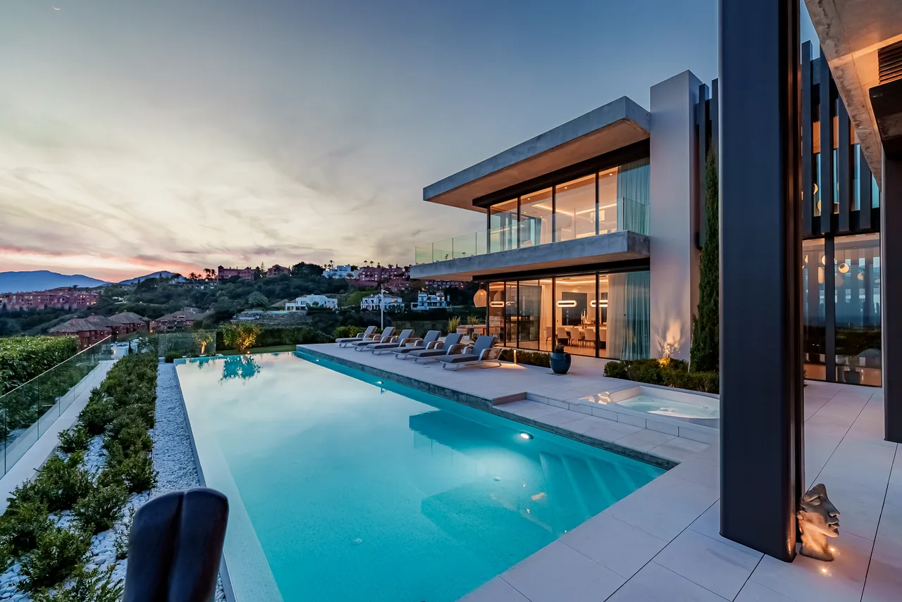 8-bedroom villa in La Quinta with private pool and private garden — image 60