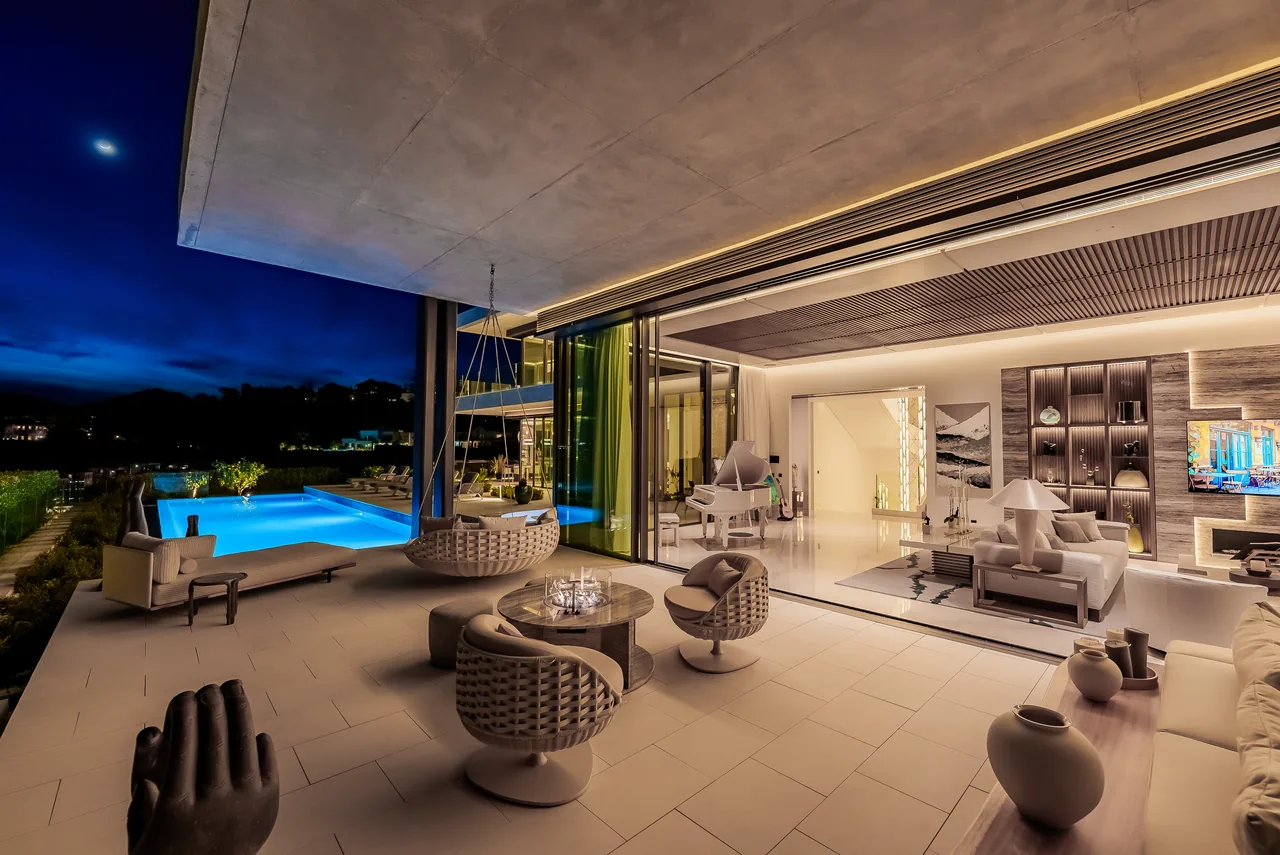 8-bedroom villa in La Quinta with private pool and private garden — image 65