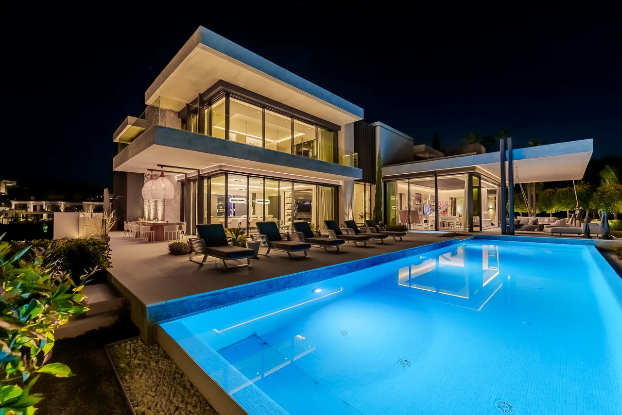 8-bedroom villa in La Quinta with private pool and private garden — image 66
